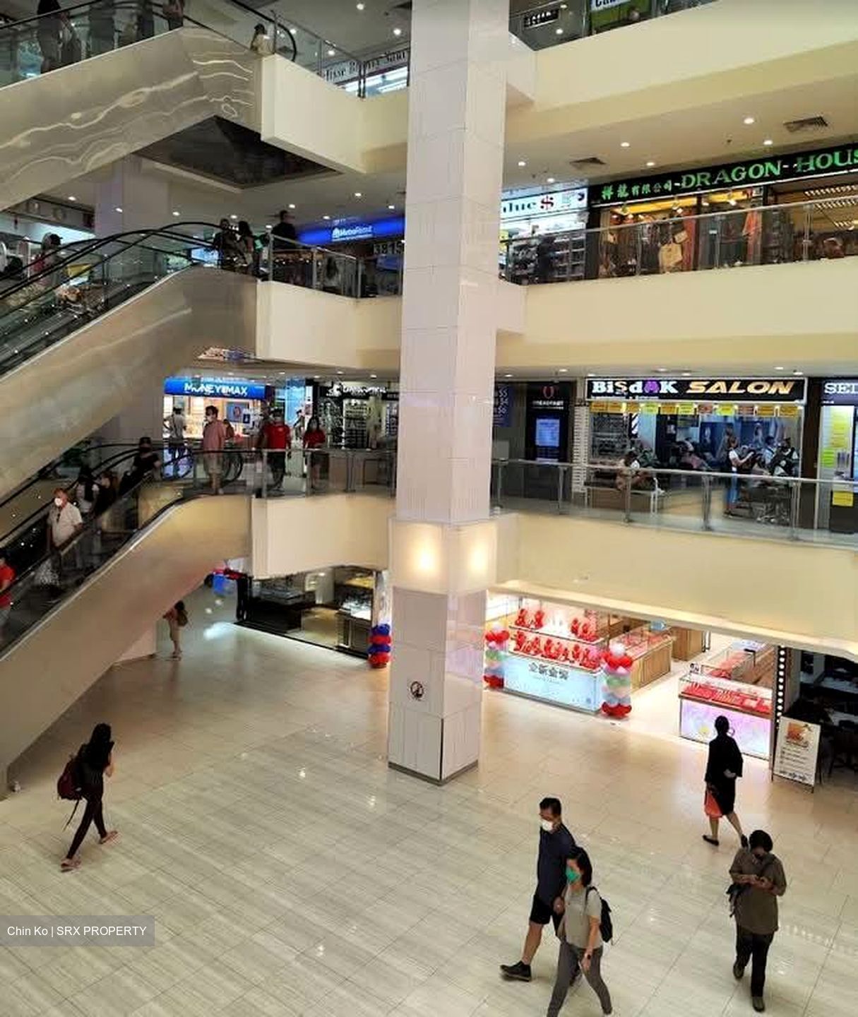 Lucky Plaza (D9), Shop House #572564111